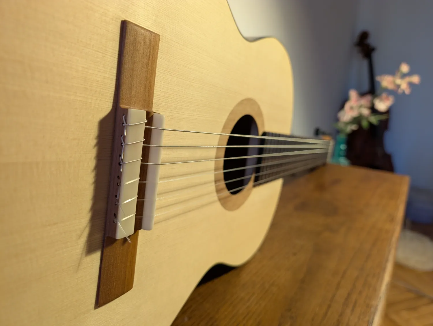 Asterion guitar D-shape neck profile detail by Kairòs Lutherie