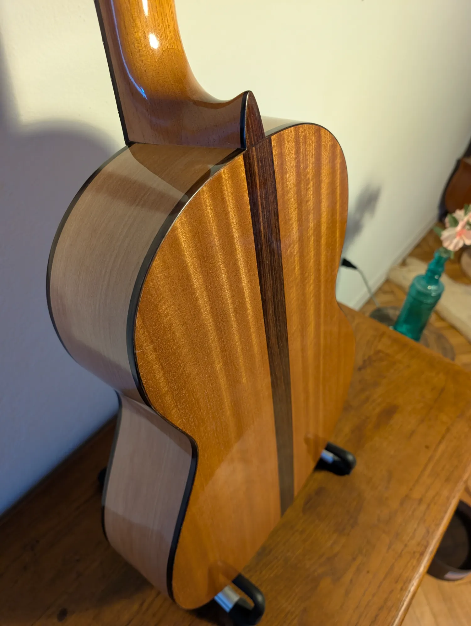 Asterion guitar full back view showing Mahogany and Rosewood center strip