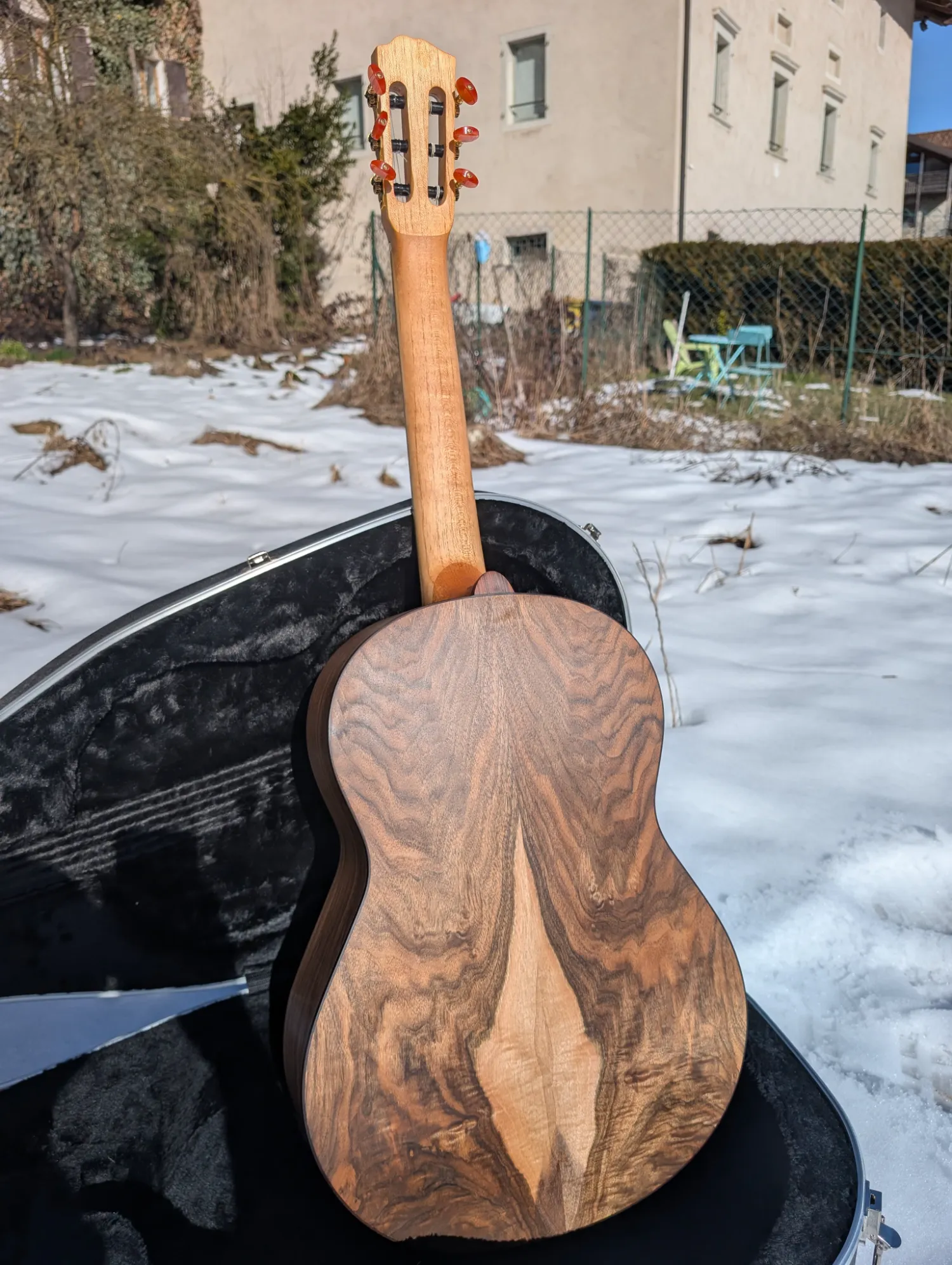 La Trentina classical guitar view 3