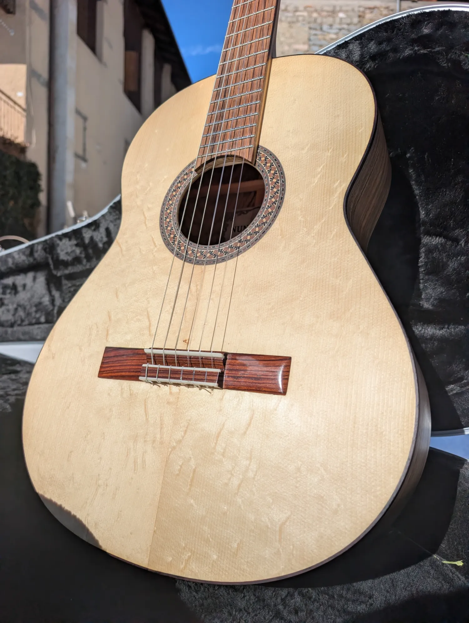 La Trentina classical guitar view 4