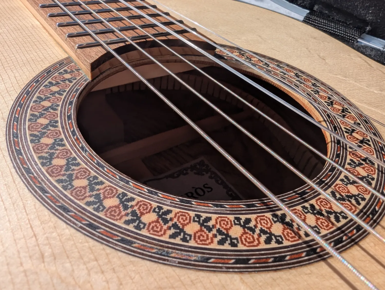 La Trentina classical guitar view 16