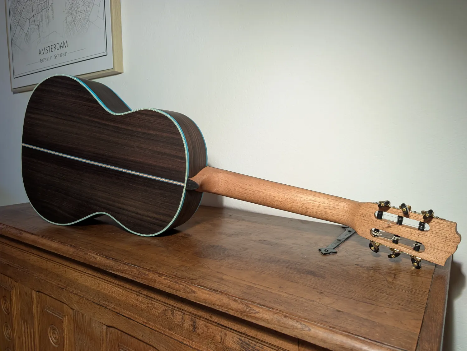 Ulysses handmade guitar interior label and bracing by Kairòs